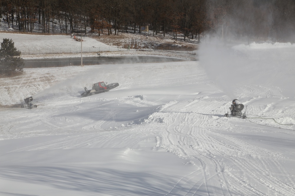 Fort McCoy's Whitetail Ridge makes snow for upcoming season