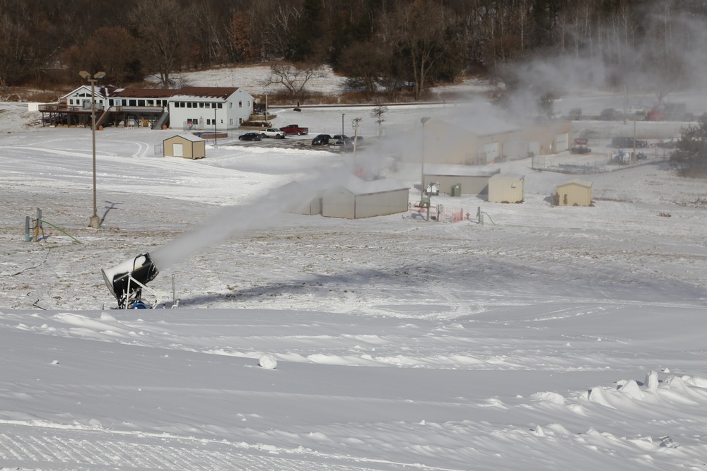 Fort McCoy's Whitetail Ridge makes snow for upcoming season