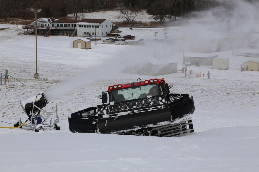 Fort McCoy's Whitetail Ridge makes snow for upcoming season