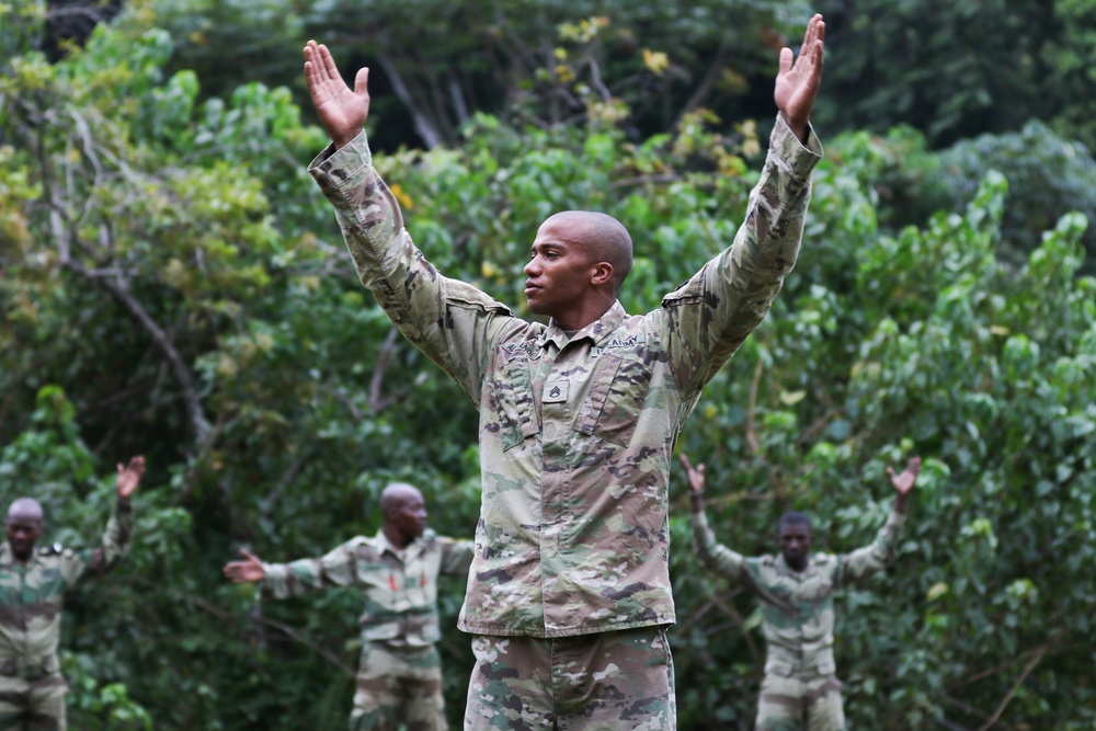 101 Division (Air Assault) Soldiers train alongside Gabonese counterparts during Judicious Activation ’17-2