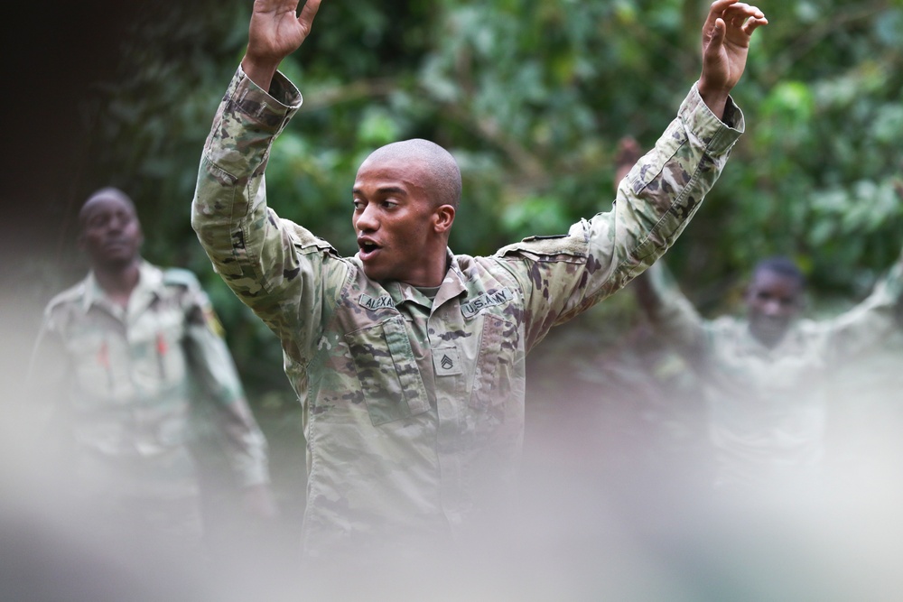 101 Division (Air Assault) Soldiers train alongside Gabonese counterparts during Judicious Activation ’17-2