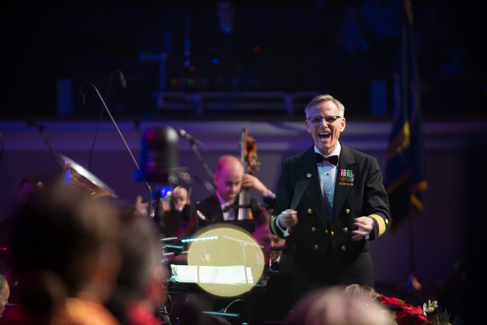 U.S. Navy Band 2017 Holiday Concert at DAR Constitiution Hall