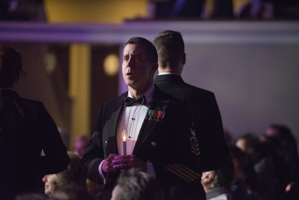 U.S. Navy Band 2017 Holiday Concert at DAR Constitiution Hall