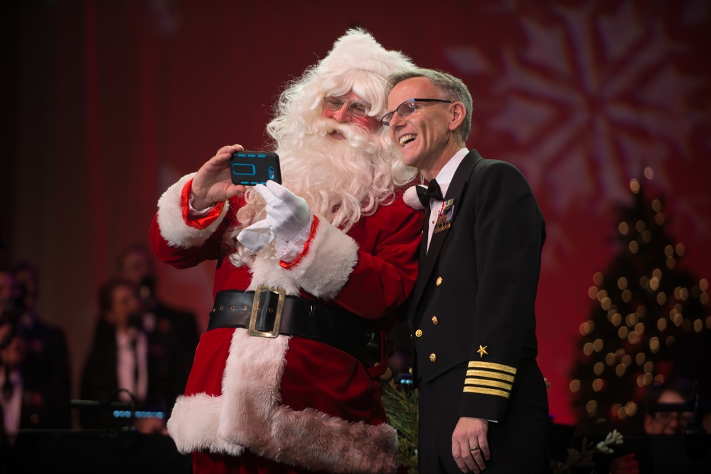 U.S. Navy Band 2017 Holiday Concert at DAR Constitiution Hall