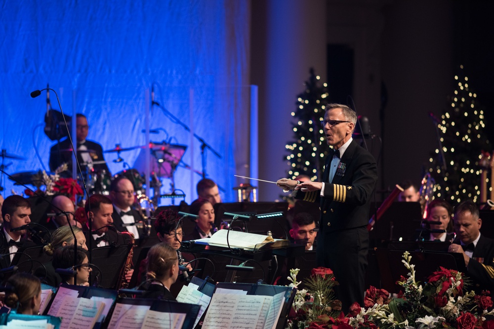 U.S. Navy Band 2017 Holiday Concert at DAR Constitiution Hall