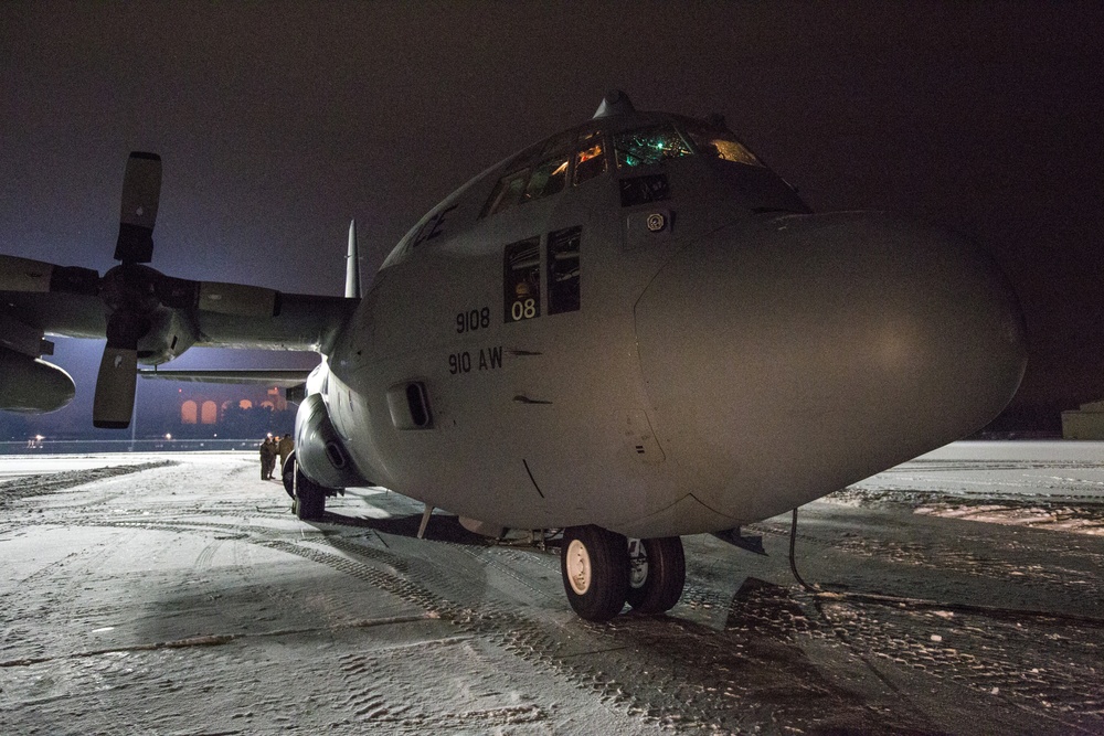 Snowy boarding