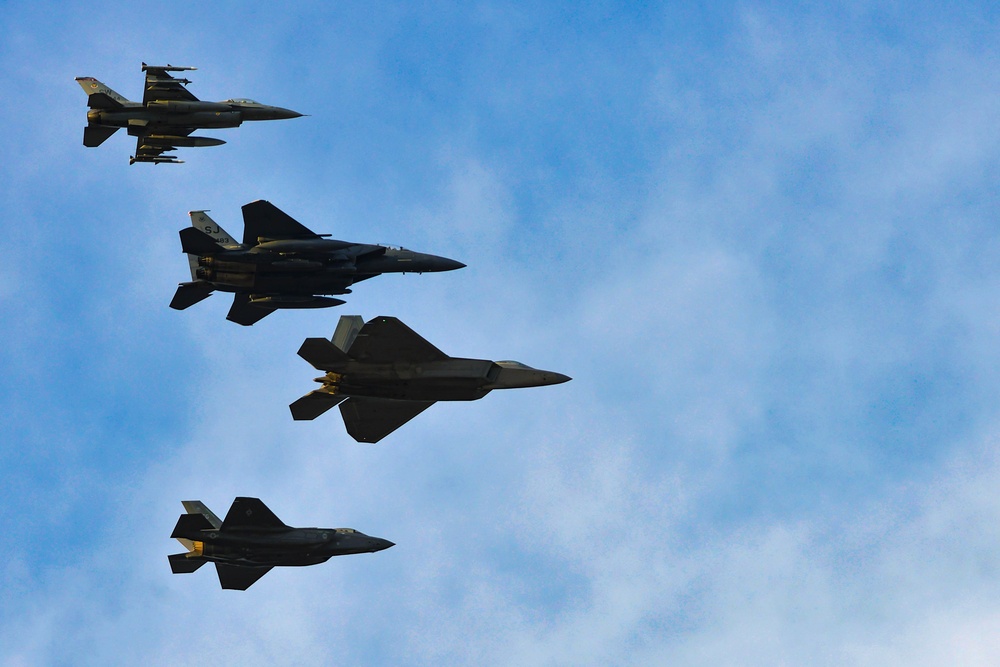 USAF fighter jets practice for inauguration flyover