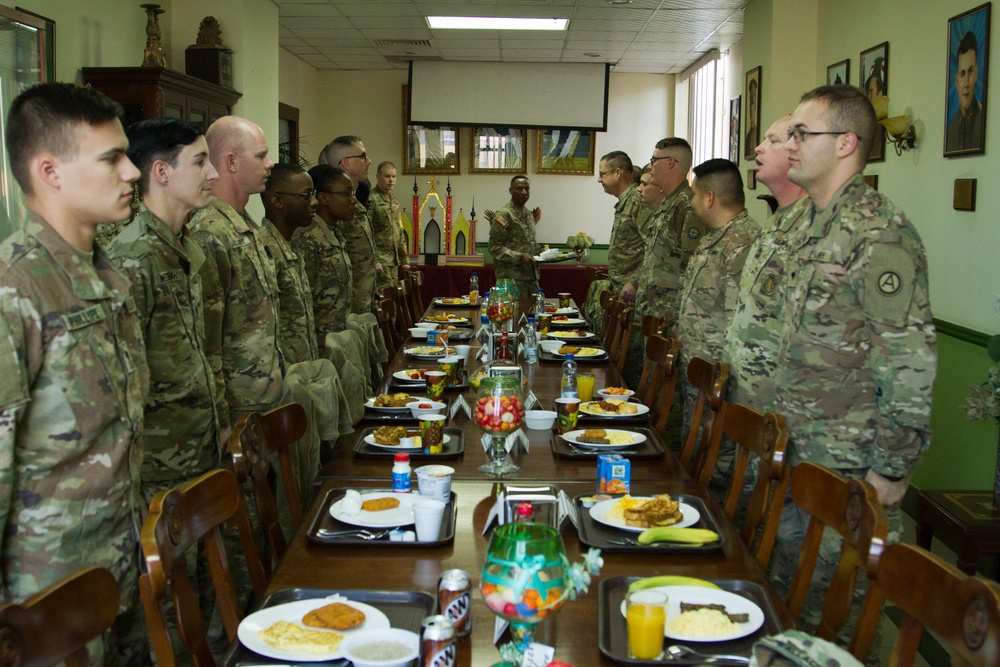 Deputy Director, Army National Guard meets with Soldiers