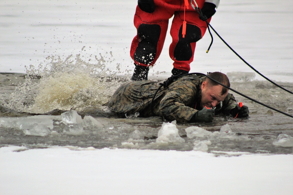Marines bolster cold-weather operating skills during course at Fort McCoy