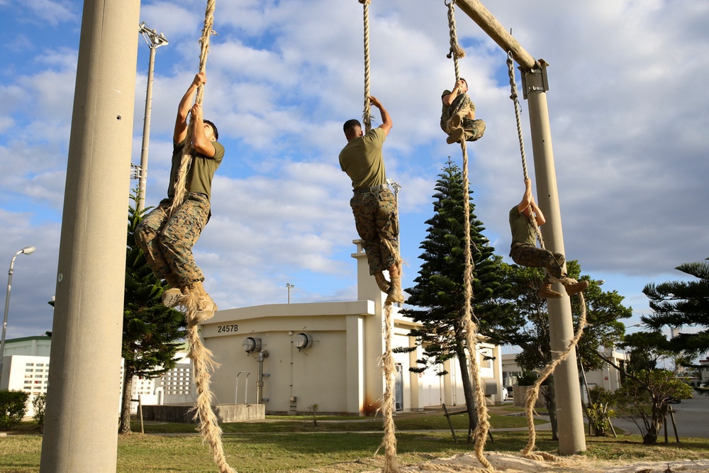 31st MEU Marines participate in an obstacle course