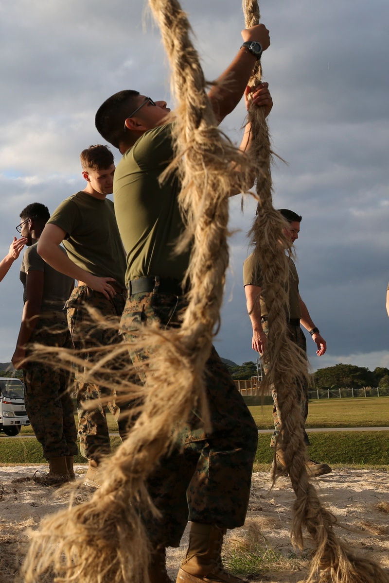 31st MEU Marines participate in an obstacle course