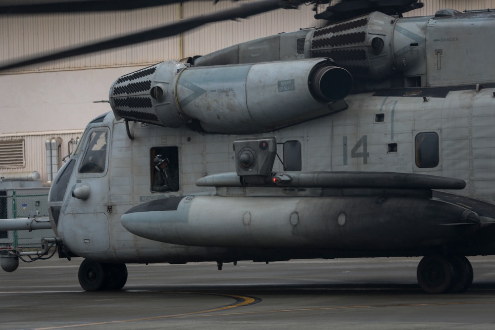 HMH-463 Super Stallions Take Flight