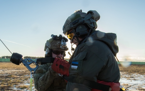 U.S., Estonian Special Operation Forces conduct fast rope training