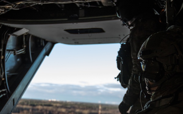 U.S., Estonian Special Operation Forces conduct fast rope training
