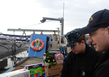 PCU Colorado (SSN 788) Gets in the Christmas Spirit with Toys for Tots