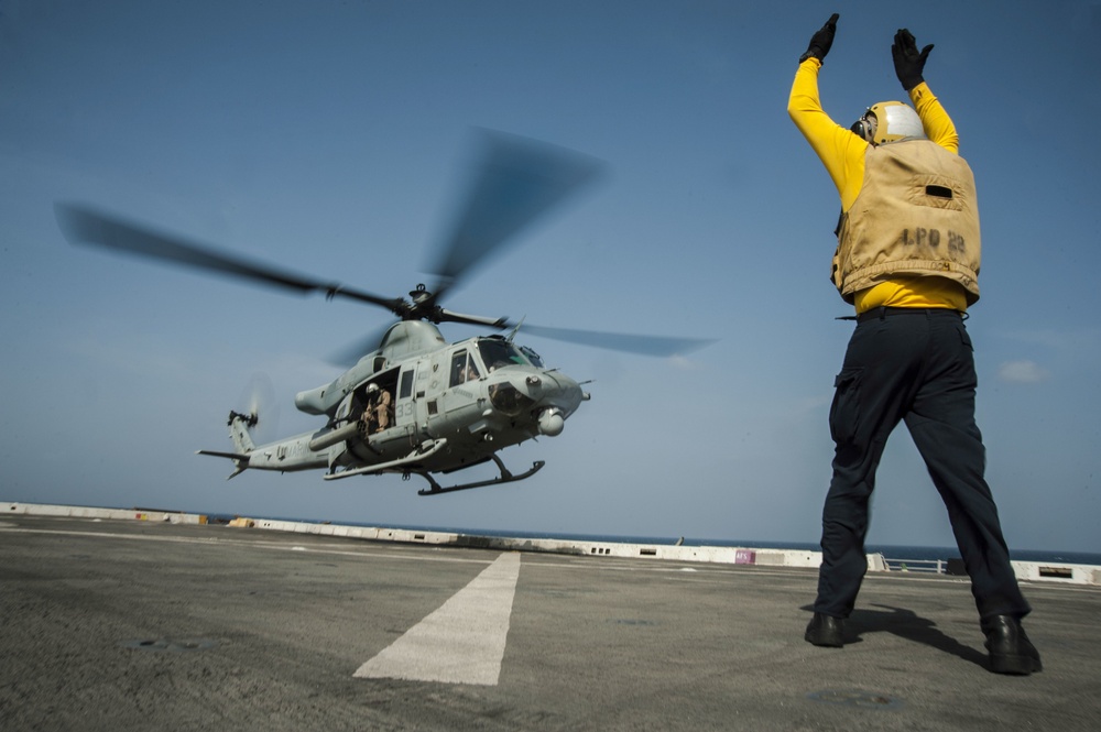 USS San Diego (LPD 22) Flight Deck Operations