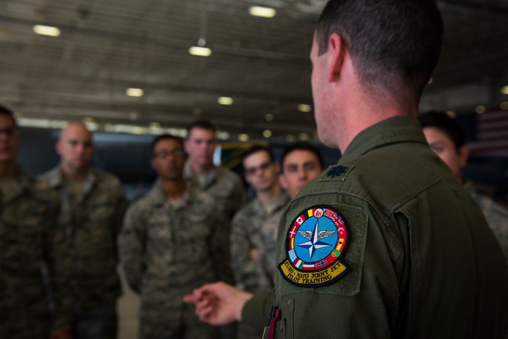 The big picture: Pilot mentors armament students