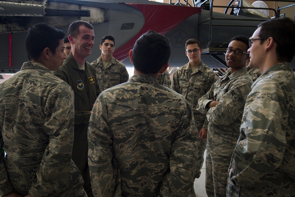 The big picture: Pilot mentors armament students