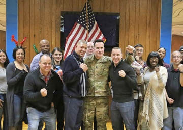 Army Reserve unit reaffirms values through speaker’s story