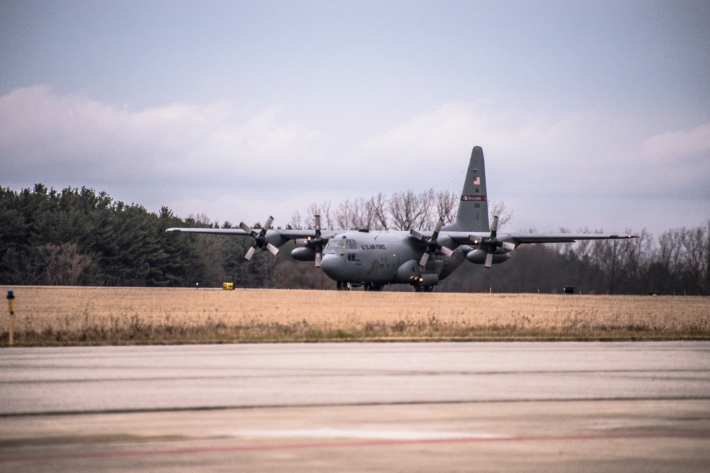 Col. James R. Camp takes final flight at 179th Airlift Wing