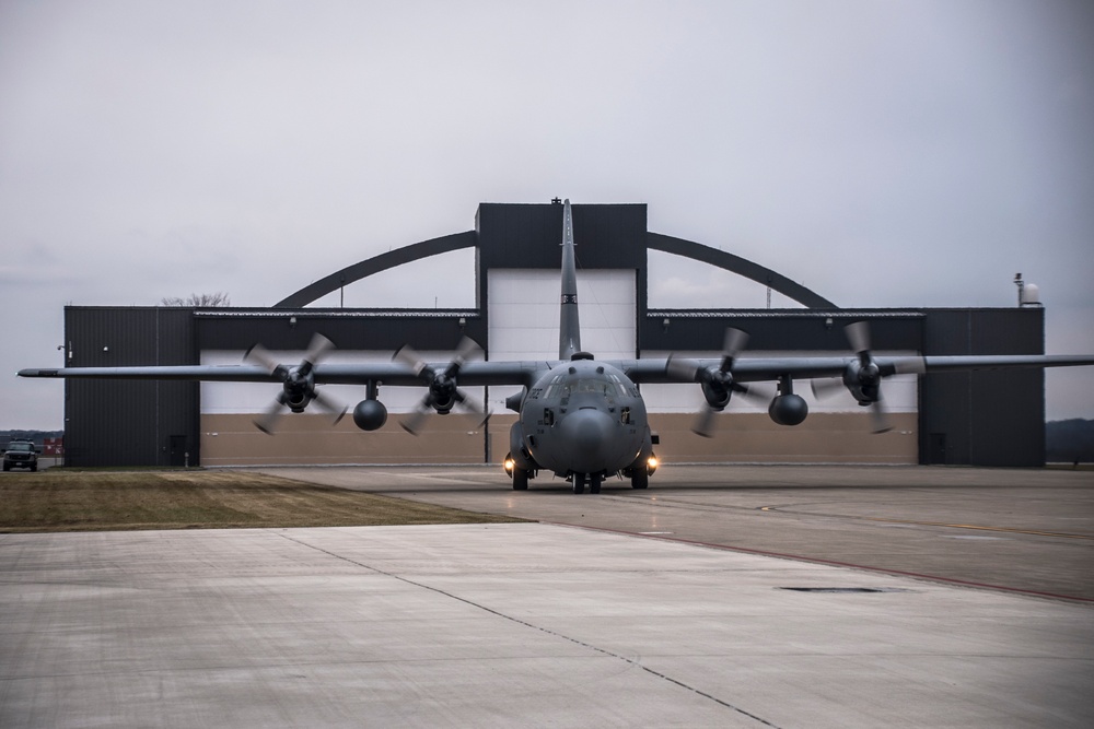 Col. James R. Camp takes final flight at 179th Airlift Wing