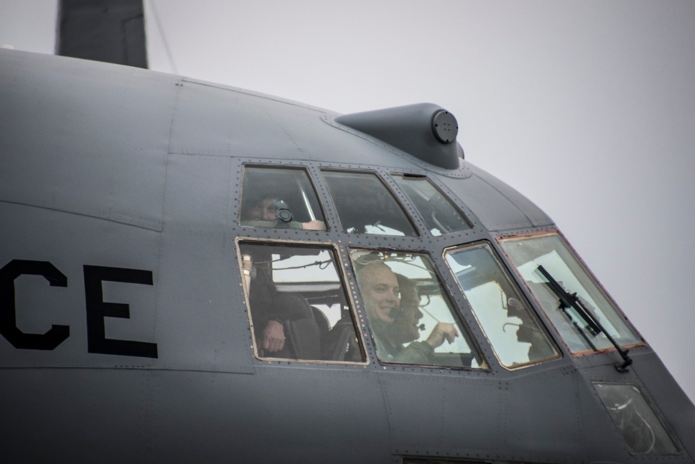 Col. James R. Camp takes final flight at 179th Airlift Wing