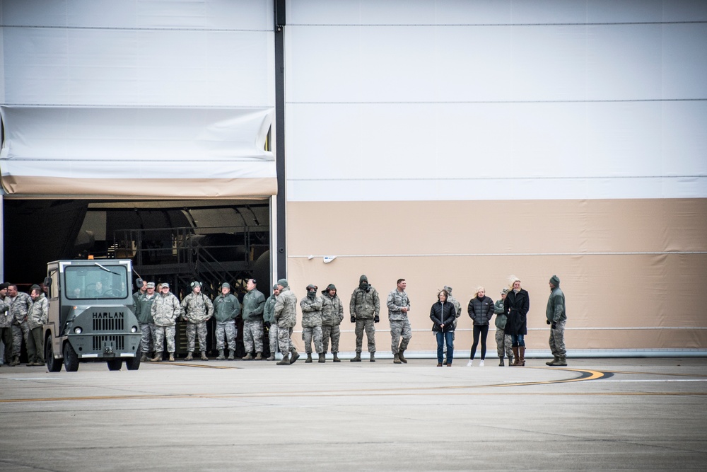 Col. James R. Camp takes final flight at 179th Airlift Wing