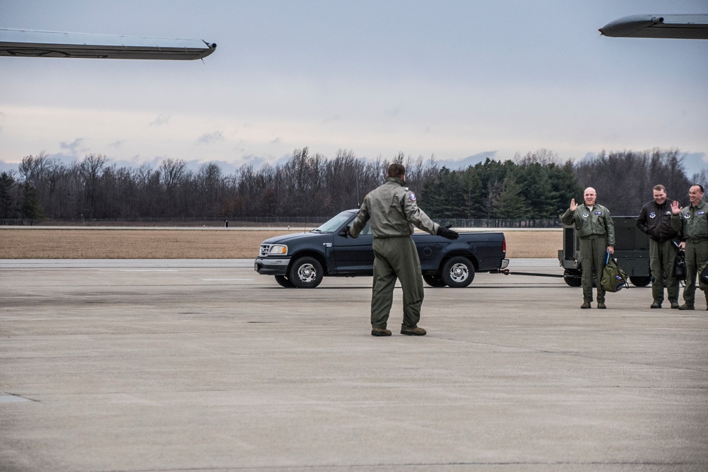 Col. James R. Camp takes final flight at 179th Airlift Wing