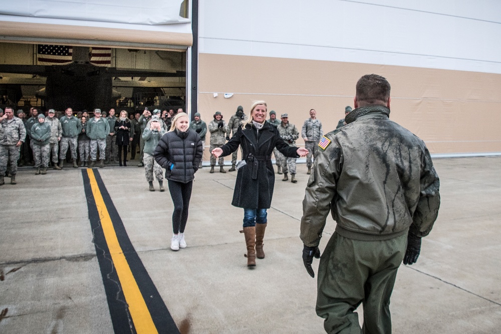 Col. James R. Camp takes final flight at 179th Airlift Wing