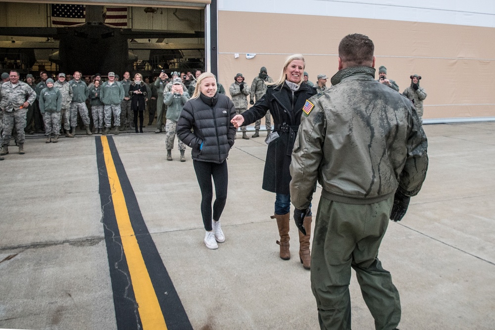 Col. James R. Camp takes final flight at 179th Airlift Wing