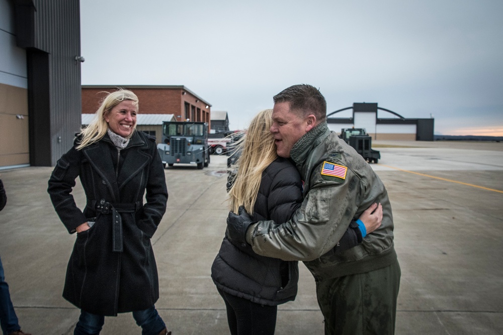 Col. James R. Camp takes final flight at 179th Airlift Wing