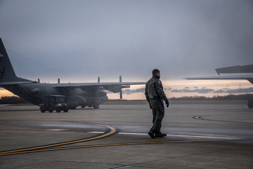 Col. James R. Camp takes final flight at 179th Airlift Wing