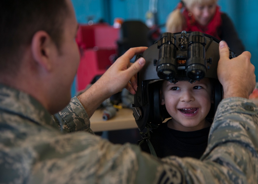 58th SOW hosts children from local hospital
