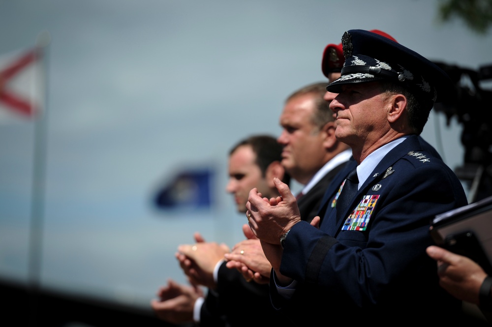 Air Force leadership presents dual Air Force Crosses