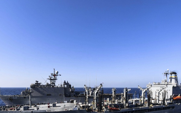 USNS John Lenthall (T-AO 198) Replenishes USS Pearl Harbor (LSD 52)