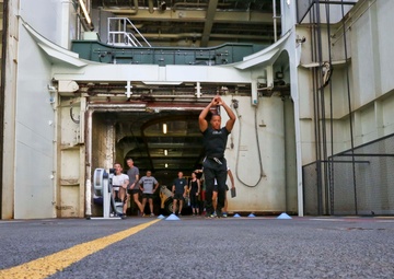 U.S., French share Christmas spirit through fitness challenge