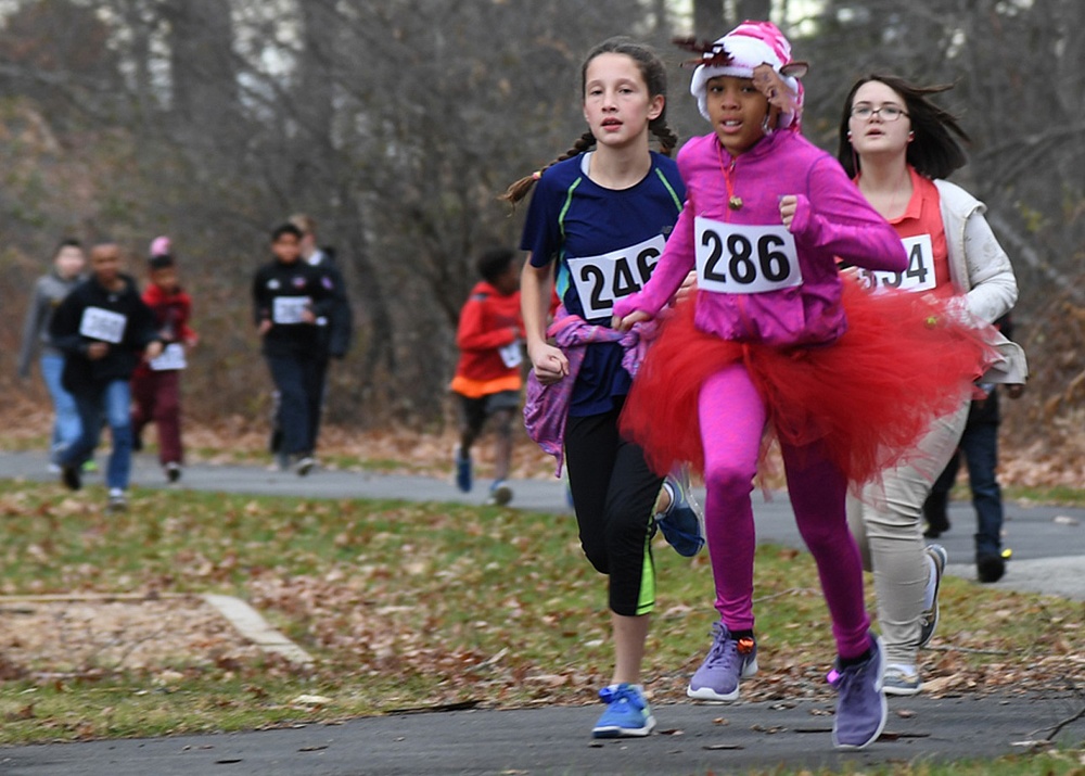 Jingle Bell Run caps hunger awareness campaign