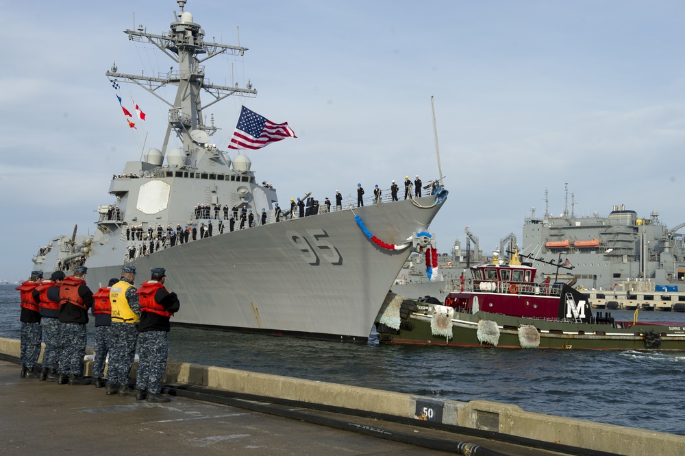 USS James E. Williams Returns Home for the Holidays