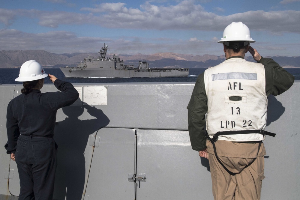 USS San Diego (LPD 22) Renders Honors to USS Pearl Harbor (LSD 52)