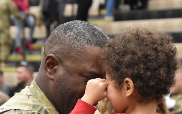 Soldiers from the First of the 138th Infantry return home to St. Charles, Missouri.