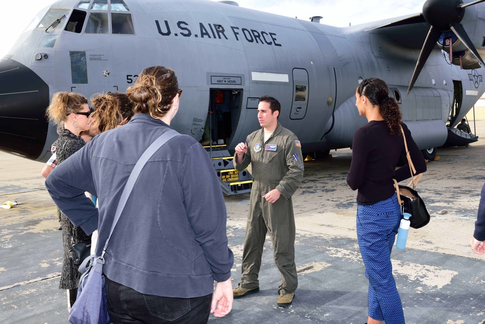 Hurricane Hunters discuss atmospheric river missions with Scripps scientists