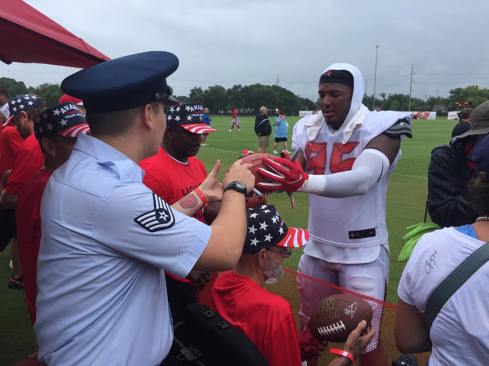 Citizen Airmen honored during Tampa Bay Buccaneers’ Salute to Military