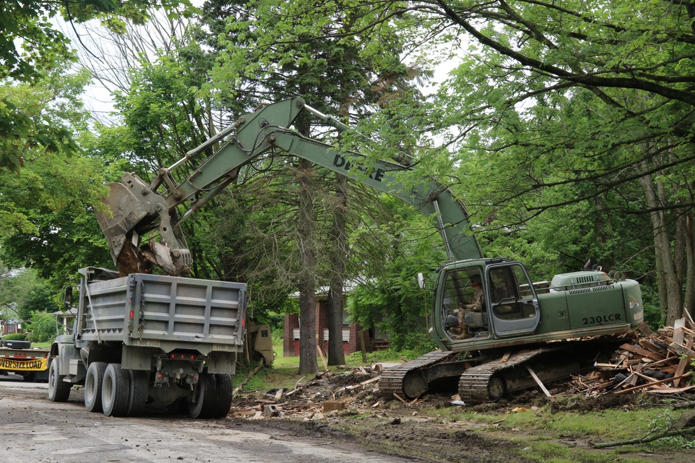 Soldiers from 16th Engineer Brigade help remove urban blight in Youngstown during annual training