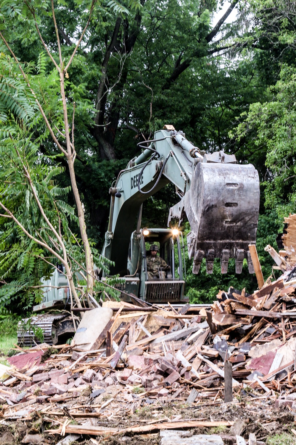 Soldiers from 16th Engineer Brigade help remove urban blight in Youngstown during annual training