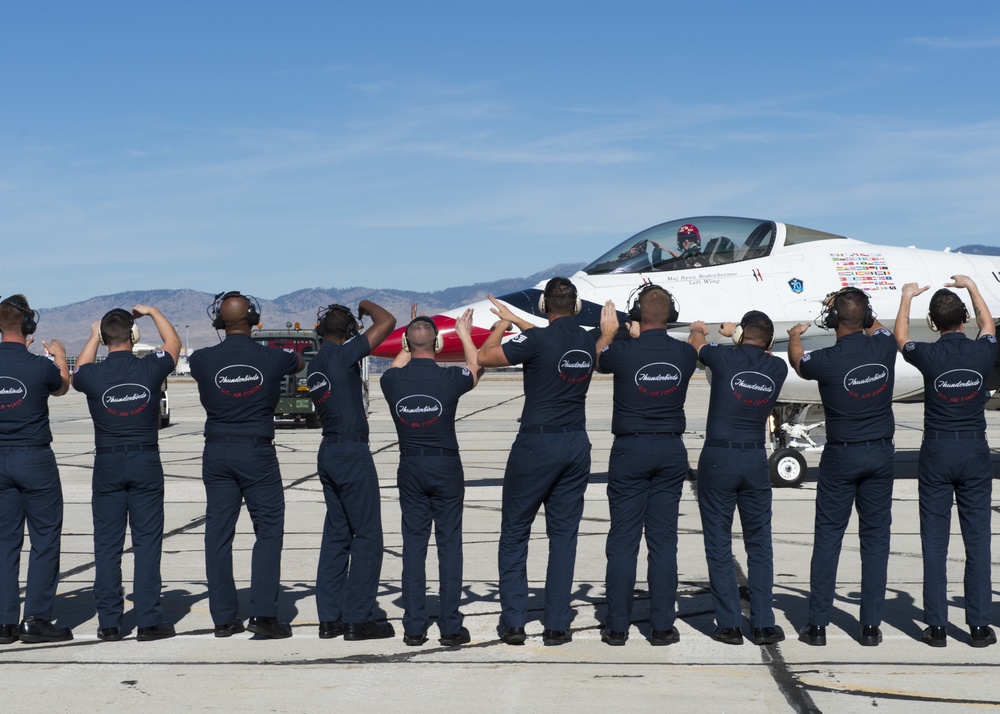 DVIDS Images The Thunderbirds perform at Gowen Thunder Air Show