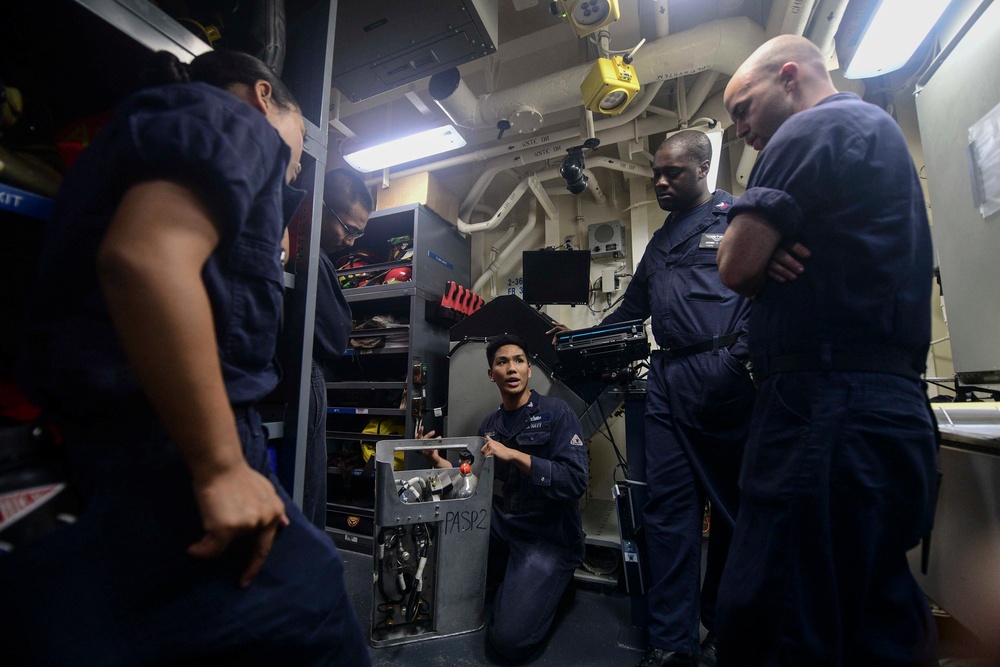 USS San Diego (LPD 22) Damage Control Training