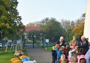 Apple Picking at Aukamm Elementary