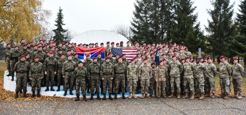 American paratroopers with airborne partners from Serbia