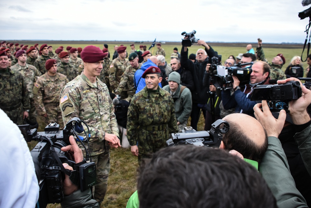 Airborne commanders engage the press