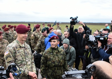 Airborne commanders engage the press